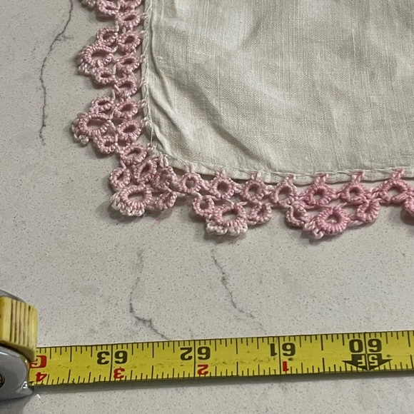 Embroidered table linen - Picture 6 of 7